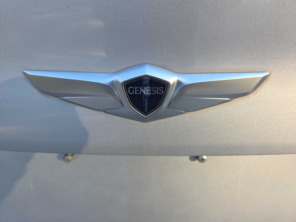 2015 Hyundai Genesis Image 15