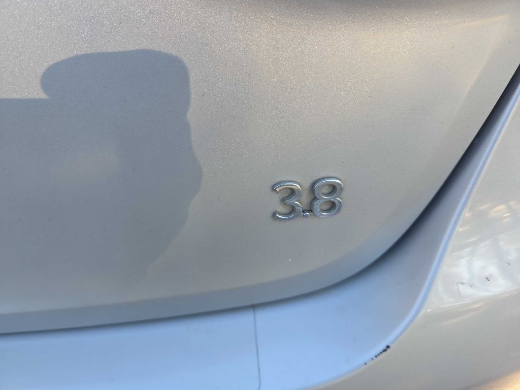 2015 Hyundai Genesis Image 16