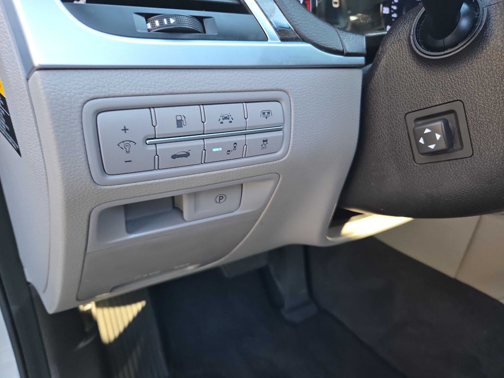 2015 Hyundai Genesis Image 29