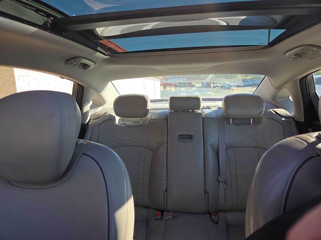 2015 Hyundai Genesis Image 37