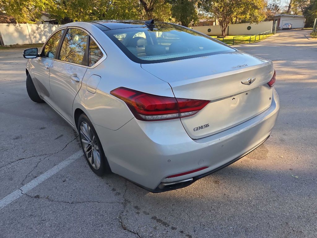 2015 Hyundai Genesis Image 3