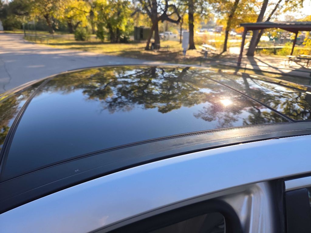 2015 Hyundai Genesis Image 12