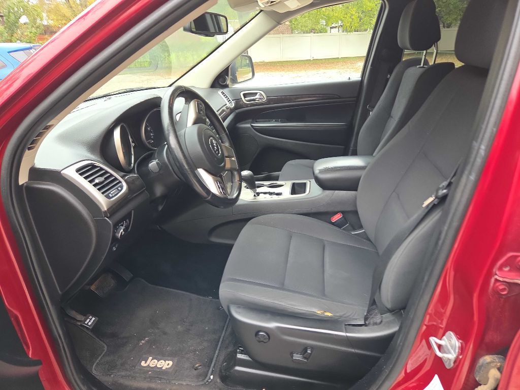 2012 Jeep Grand Cherokee Image 18