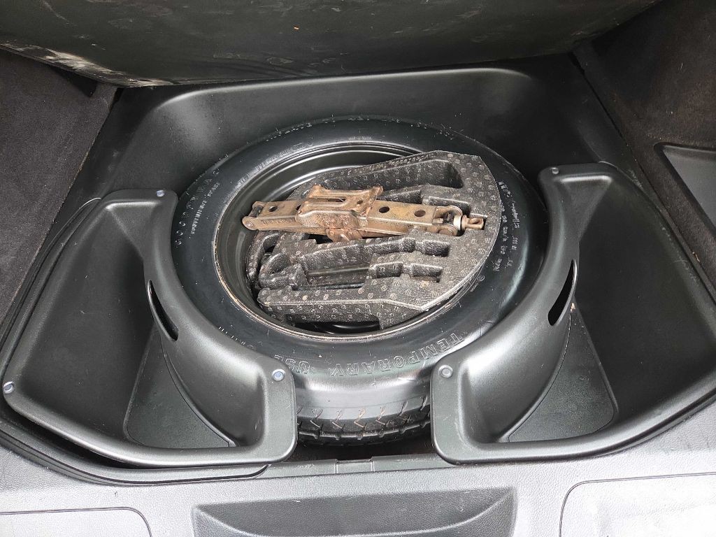 2012 Jeep Grand Cherokee Image 22