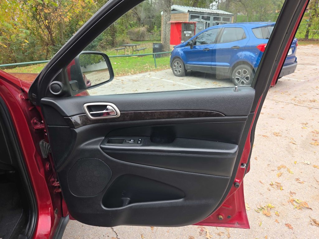 2012 Jeep Grand Cherokee Image 25