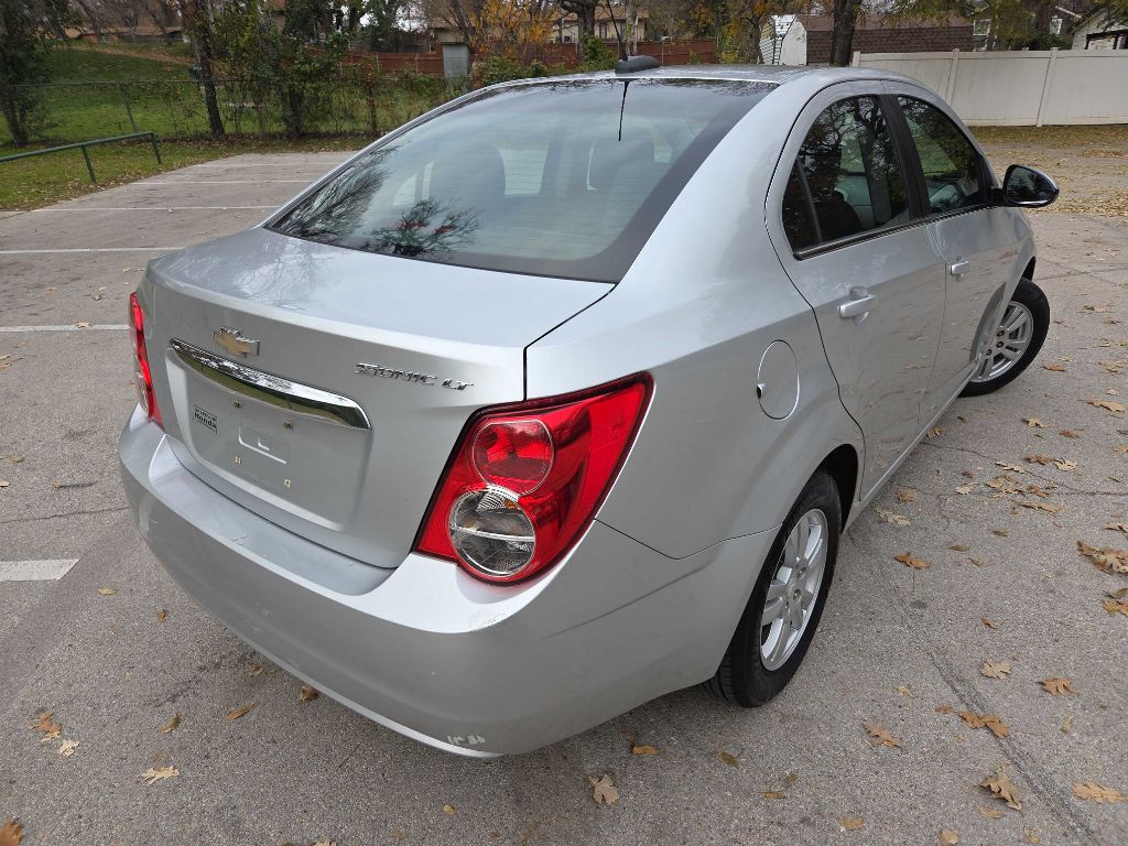 2016 Chevrolet Sonic Image 6