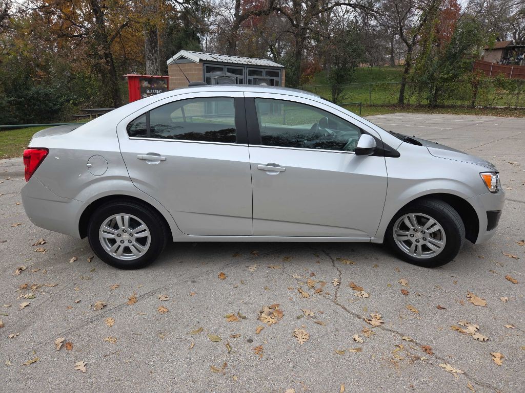 2016 Chevrolet Sonic Image 7