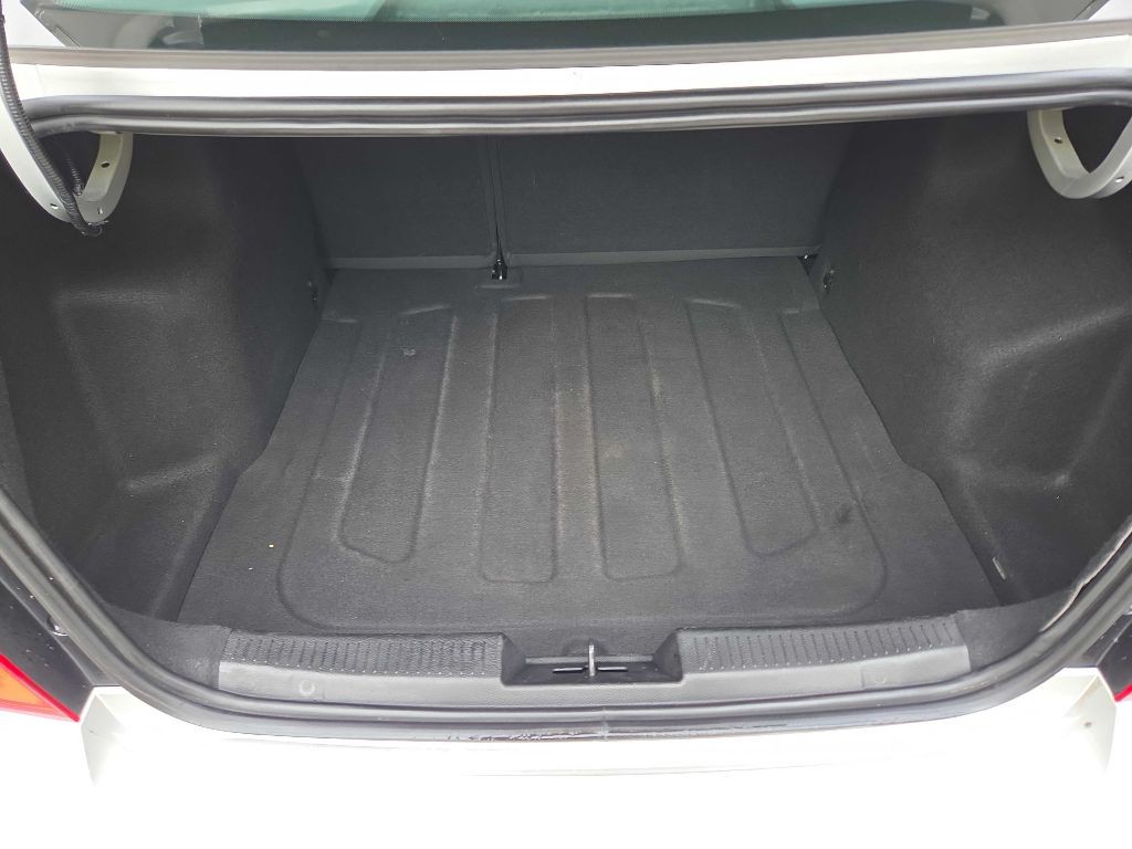 2016 Chevrolet Sonic Image 19