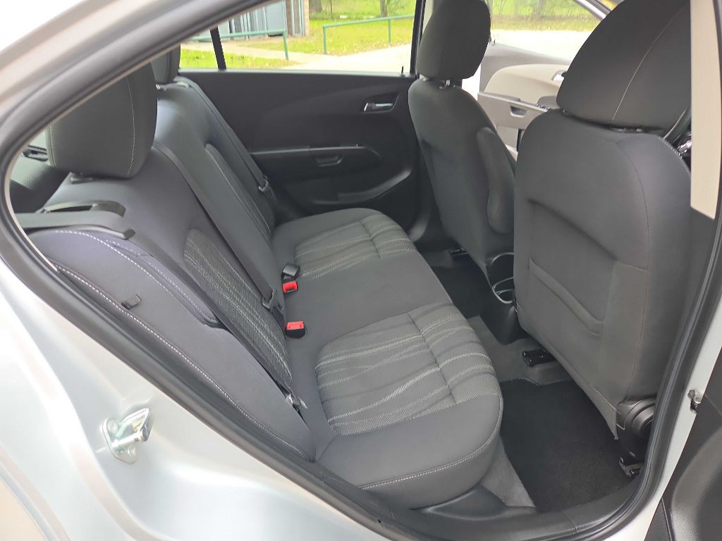 2016 Chevrolet Sonic Image 21