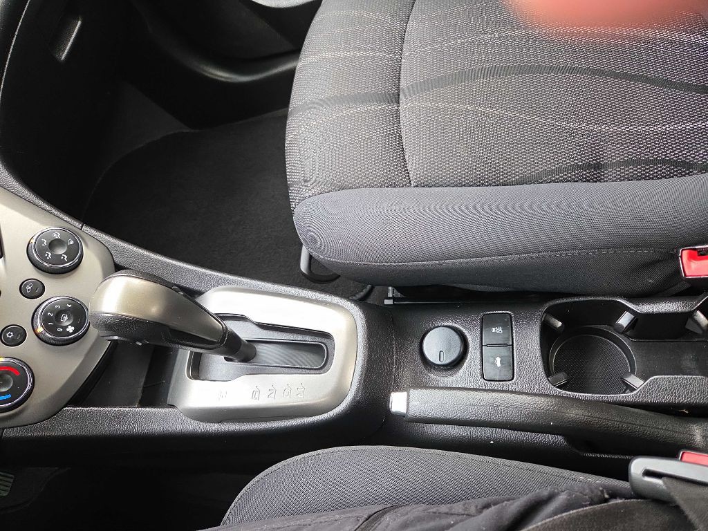 2016 Chevrolet Sonic Image 27