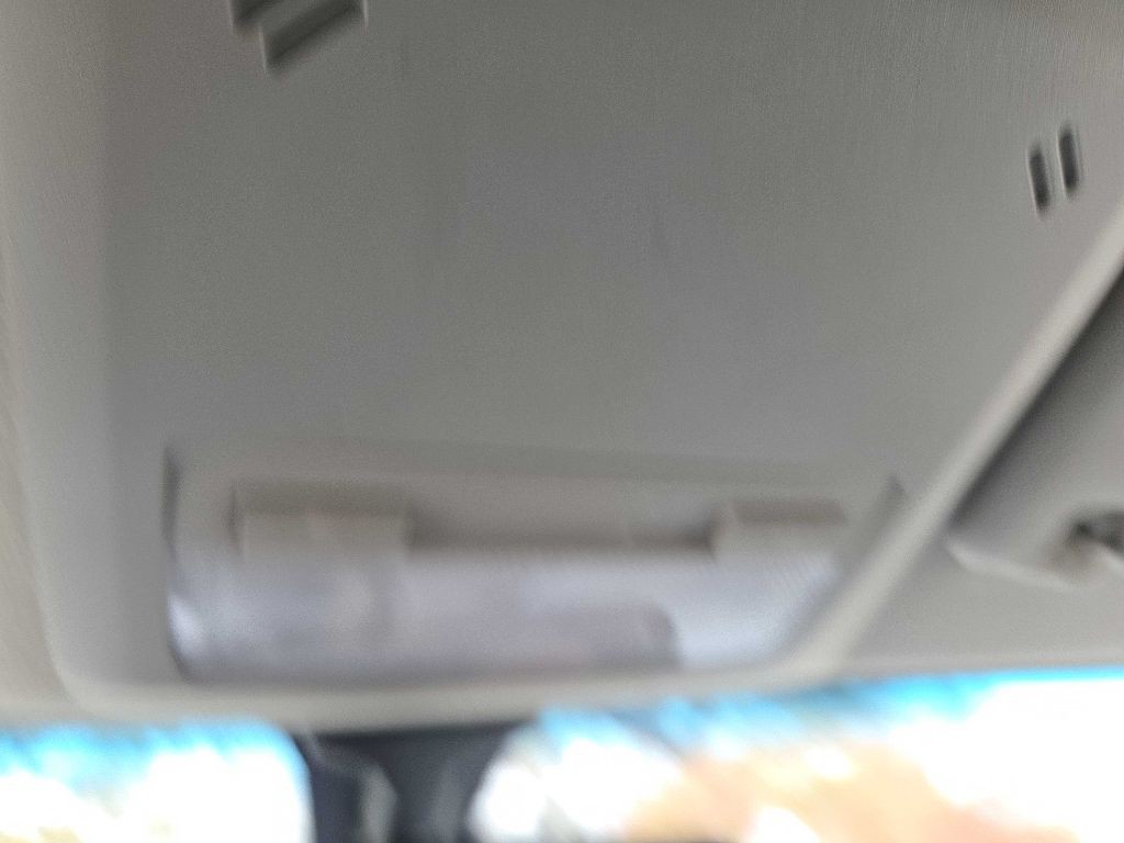 2016 Chevrolet Sonic Image 28