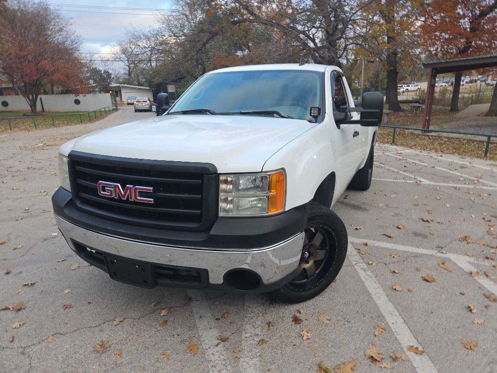 2007 GMC Sierra Image 2