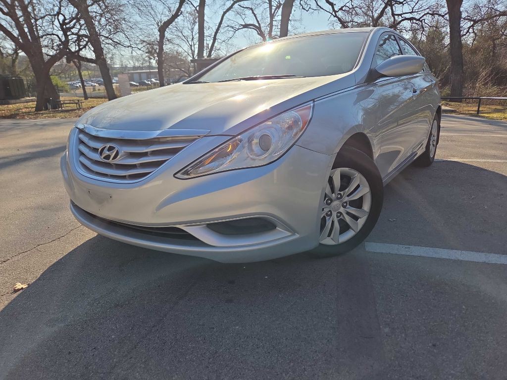 2011 Hyundai Sonata Image 1