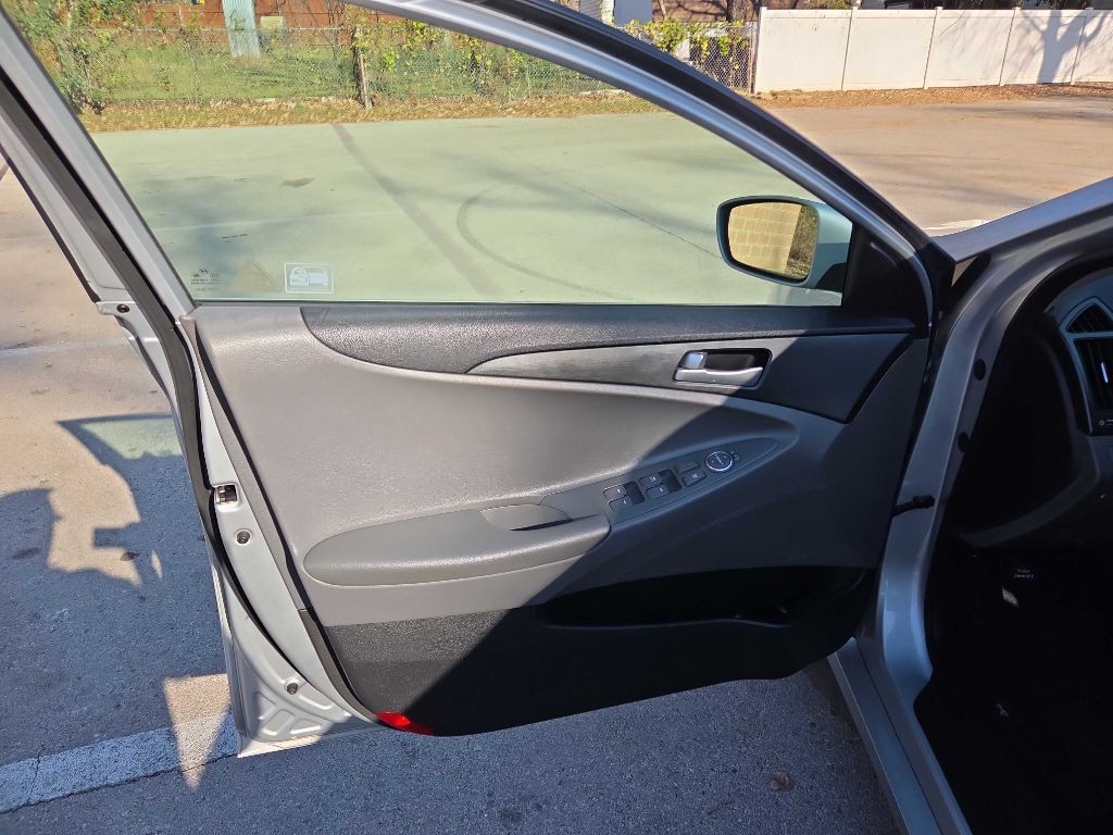 2011 Hyundai Sonata Image 15