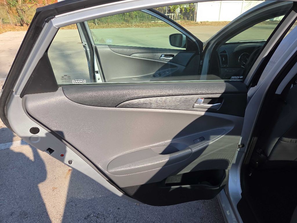 2011 Hyundai Sonata Image 18