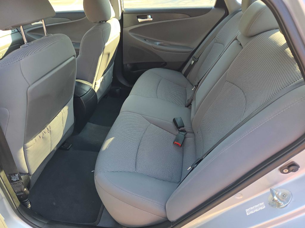2011 Hyundai Sonata Image 19