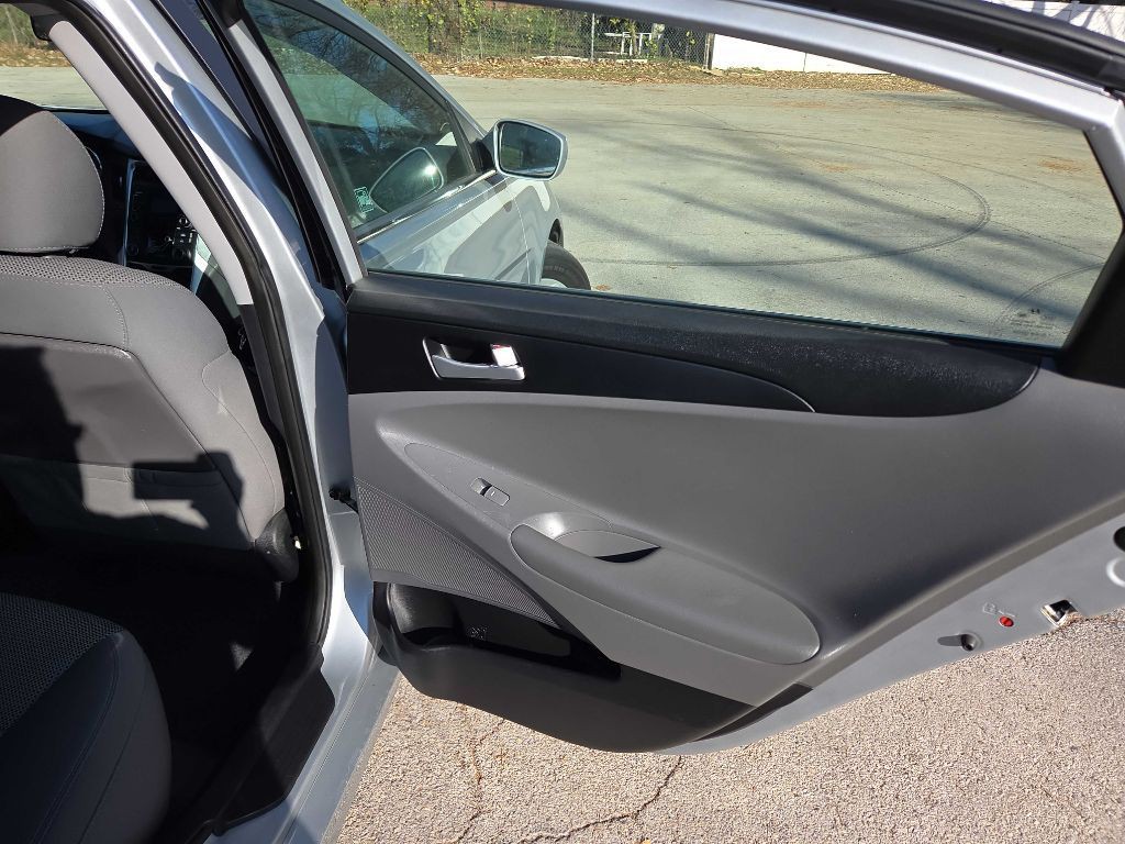 2011 Hyundai Sonata Image 22