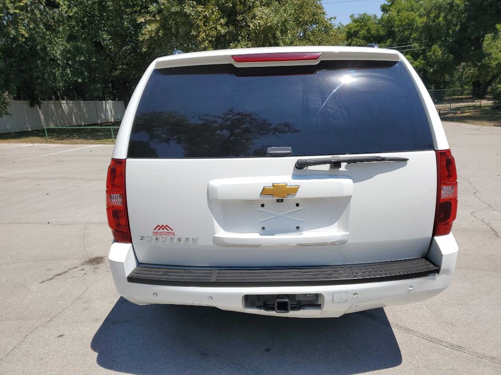 2014 Chevrolet Suburban Image 5