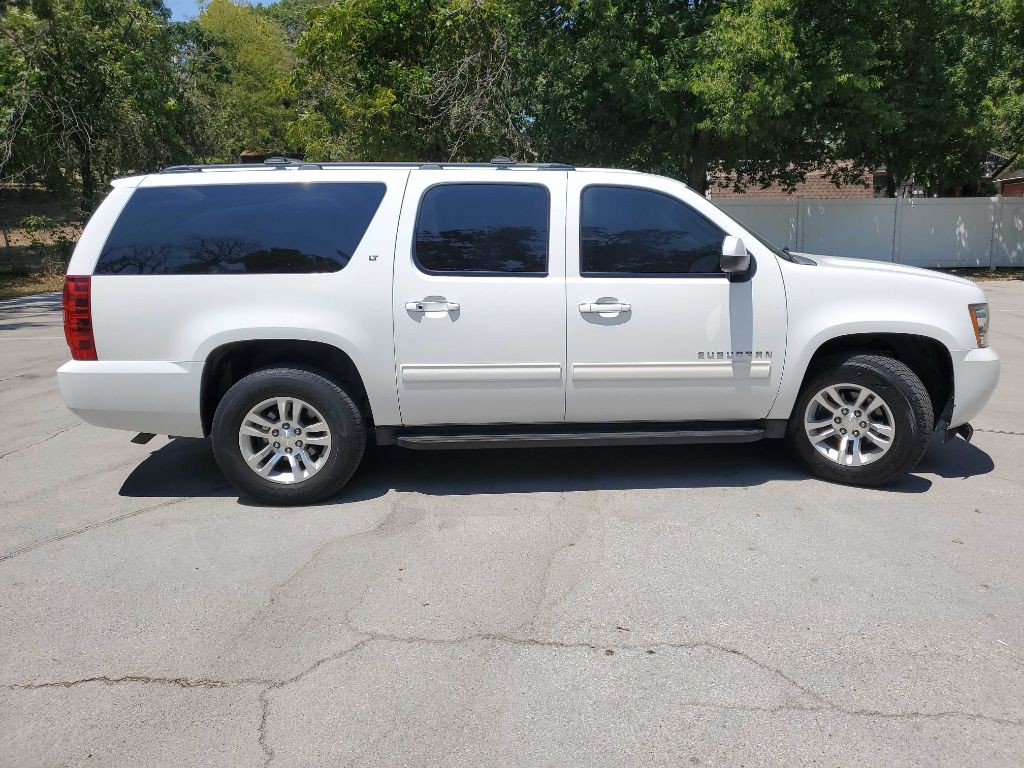2014 Chevrolet Suburban Image 7