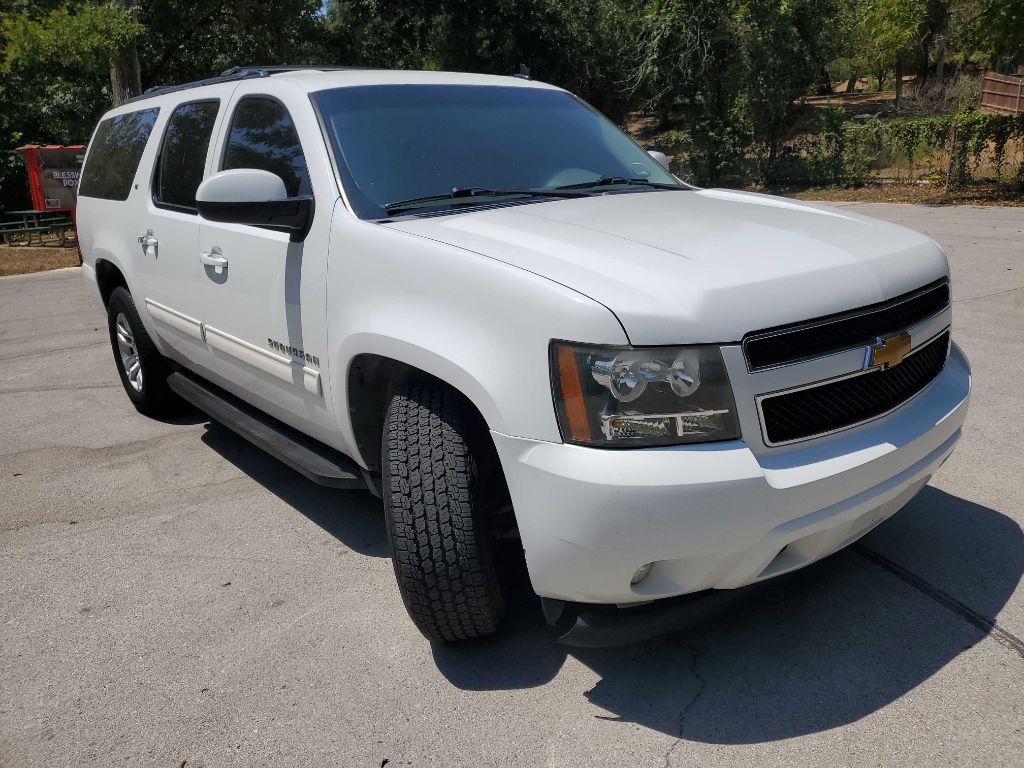 2014 Chevrolet Suburban Image 8