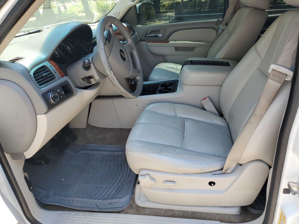 2014 Chevrolet Suburban Image 19