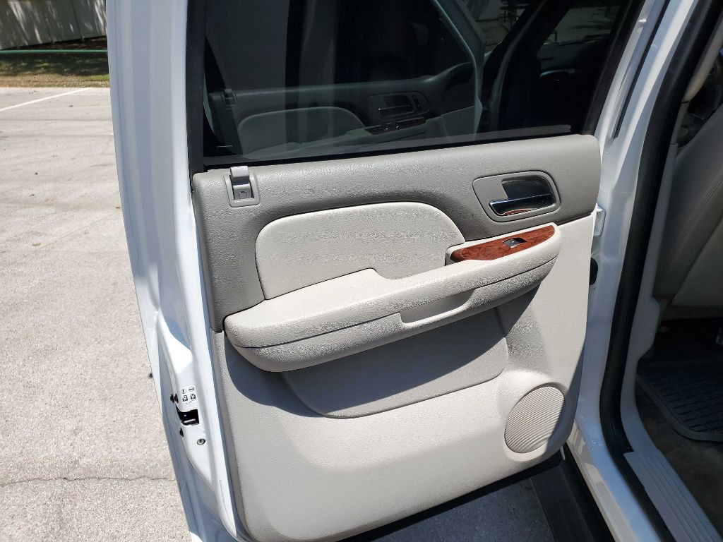 2014 Chevrolet Suburban Image 20