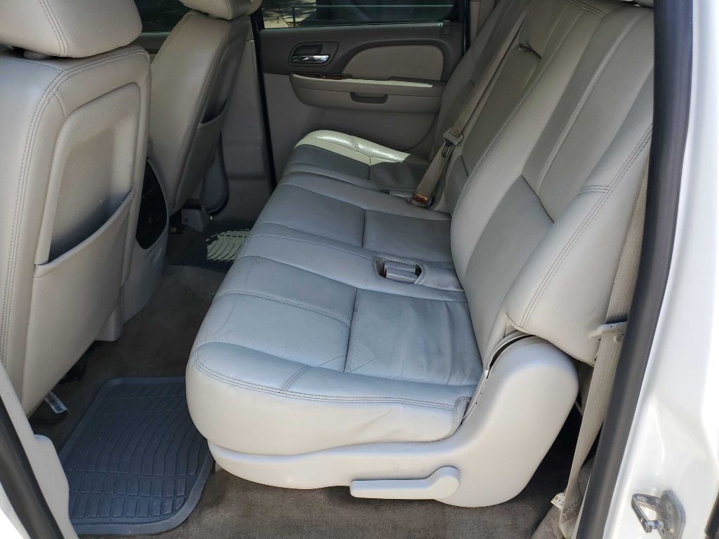 2014 Chevrolet Suburban Image 21