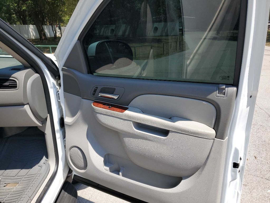 2014 Chevrolet Suburban Image 27