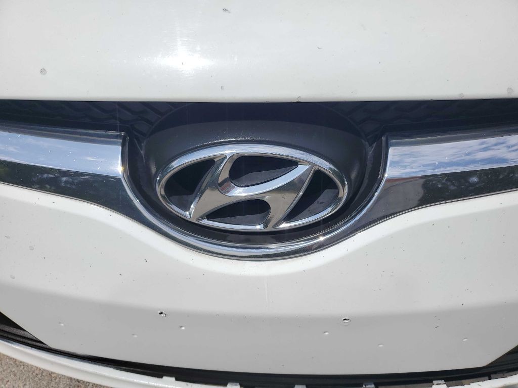 2015 Hyundai Veloster Image 10