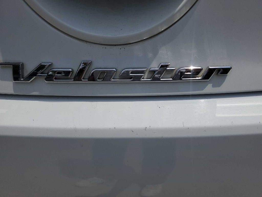 2015 Hyundai Veloster Image 14