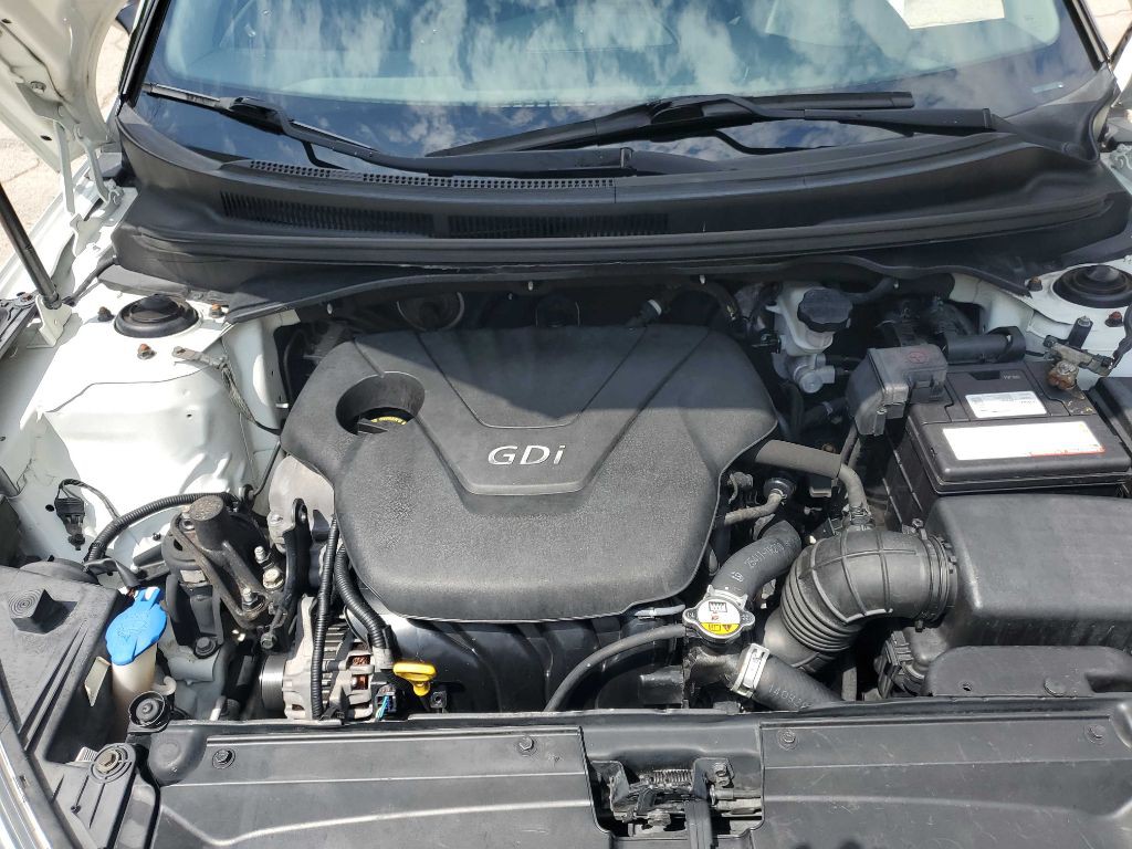 2015 Hyundai Veloster Image 15