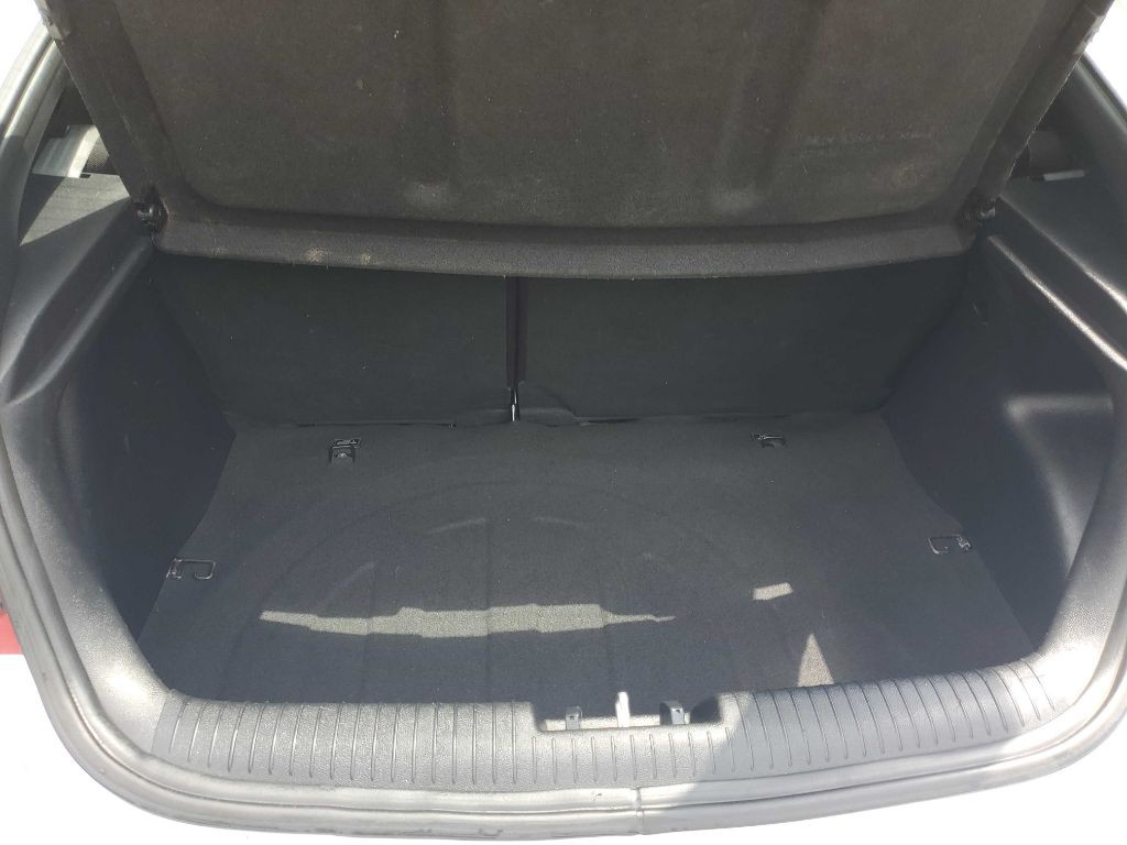 2015 Hyundai Veloster Image 20