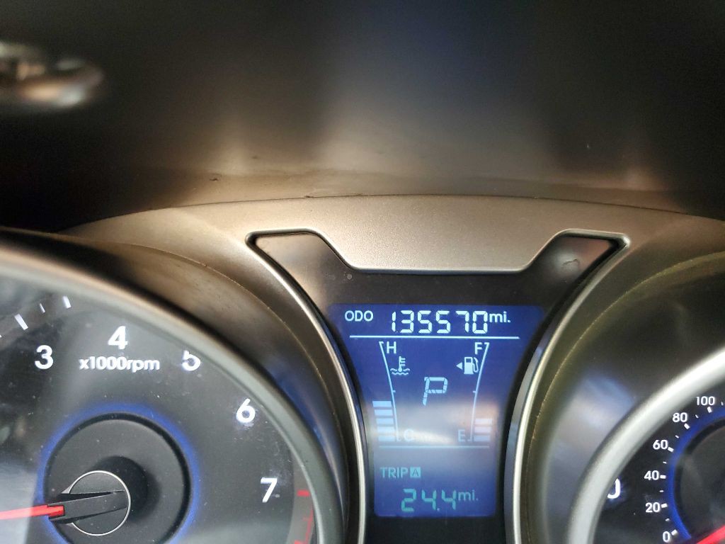 2015 Hyundai Veloster Image 26