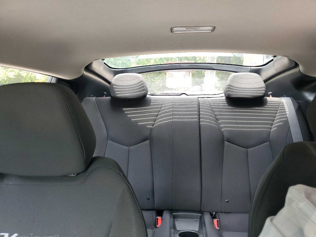 2015 Hyundai Veloster Image 31