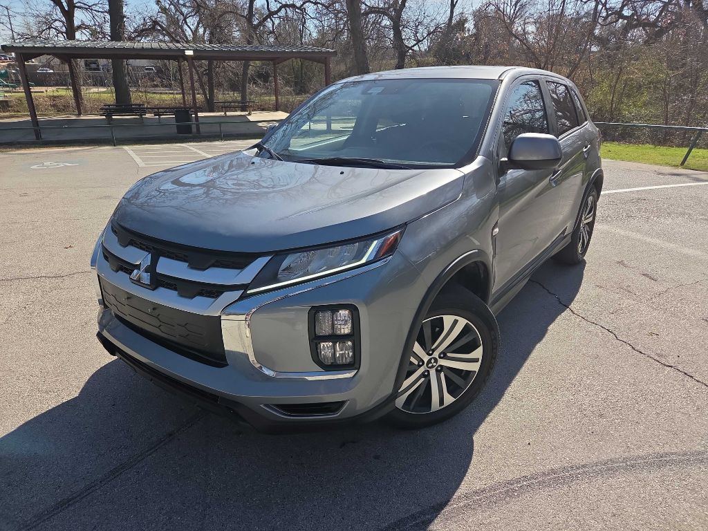 2021 Mitsubishi Outlander Image 2