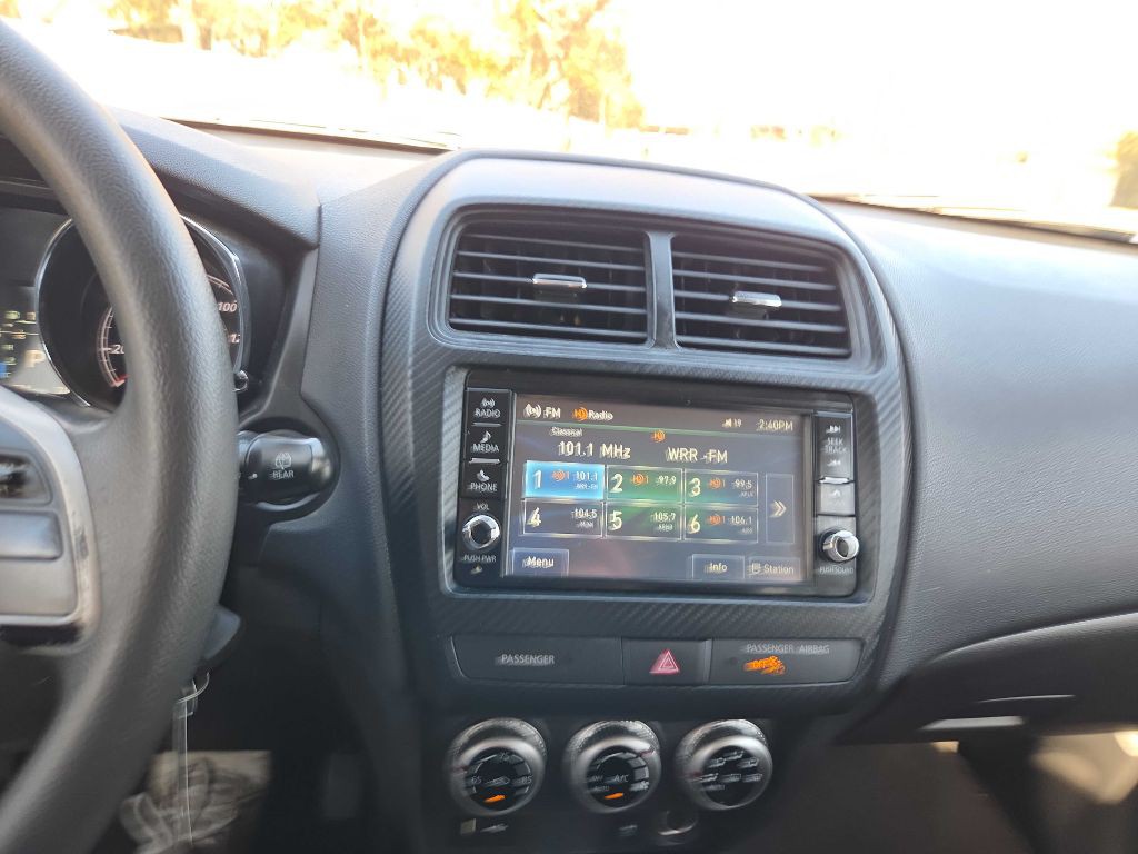 2021 Mitsubishi Outlander Image 28