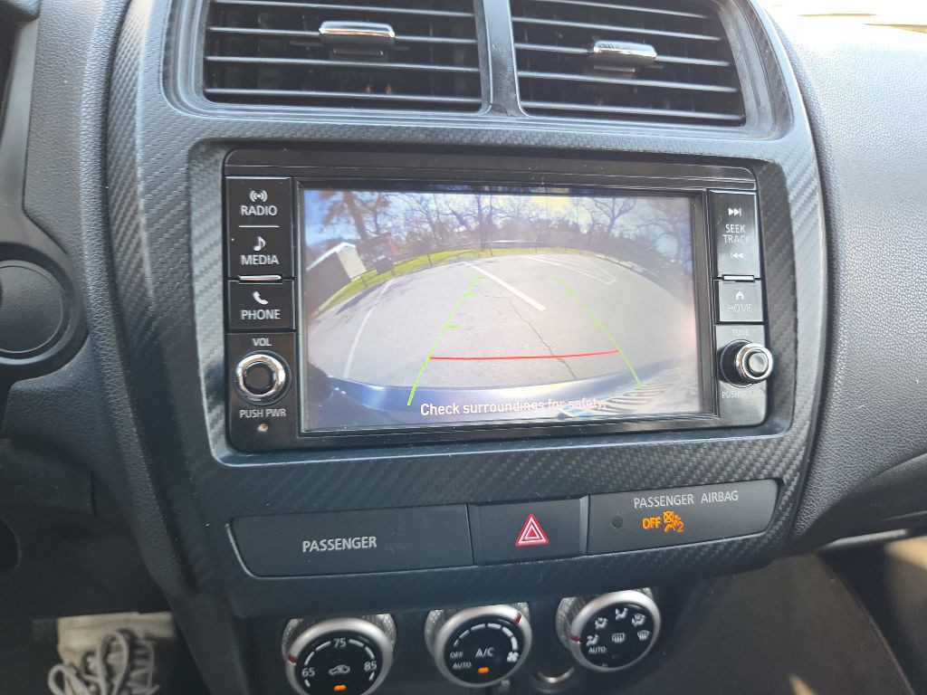 2021 Mitsubishi Outlander Image 29