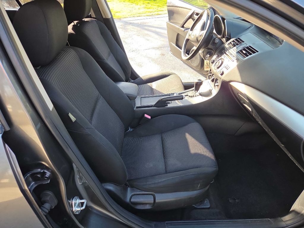 2012 Mazda Mazda3 Image 24