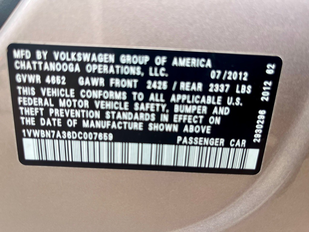 2013 Volkswagen Passat Image 19