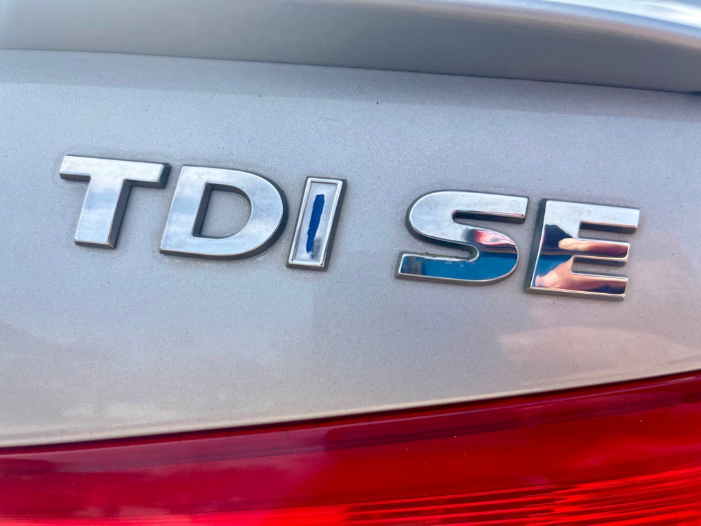 2013 Volkswagen Passat Image 21