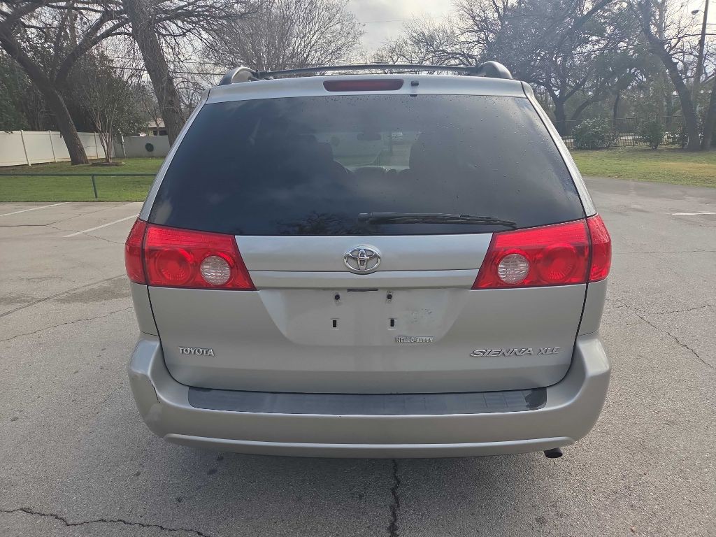 2007 Toyota Sienna Image 5