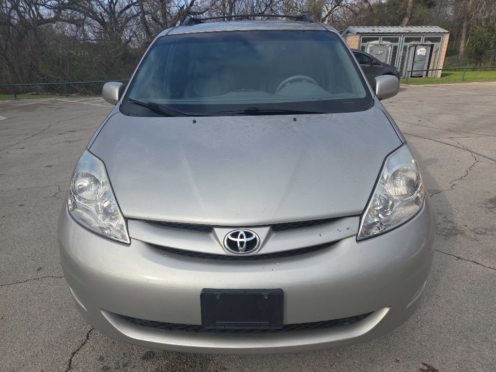 2007 Toyota Sienna Image 9