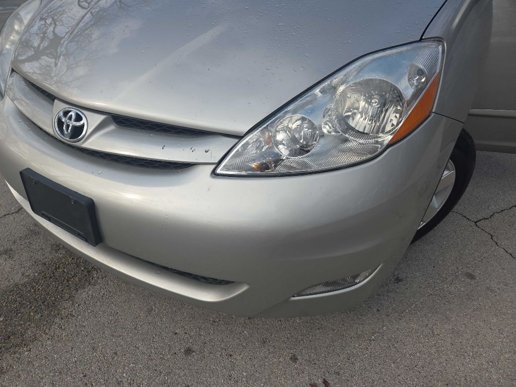 2007 Toyota Sienna Image 12