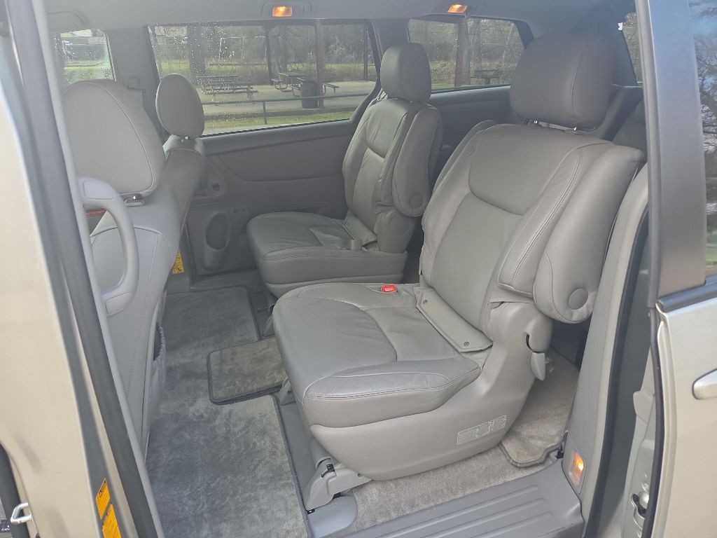 2007 Toyota Sienna Image 19