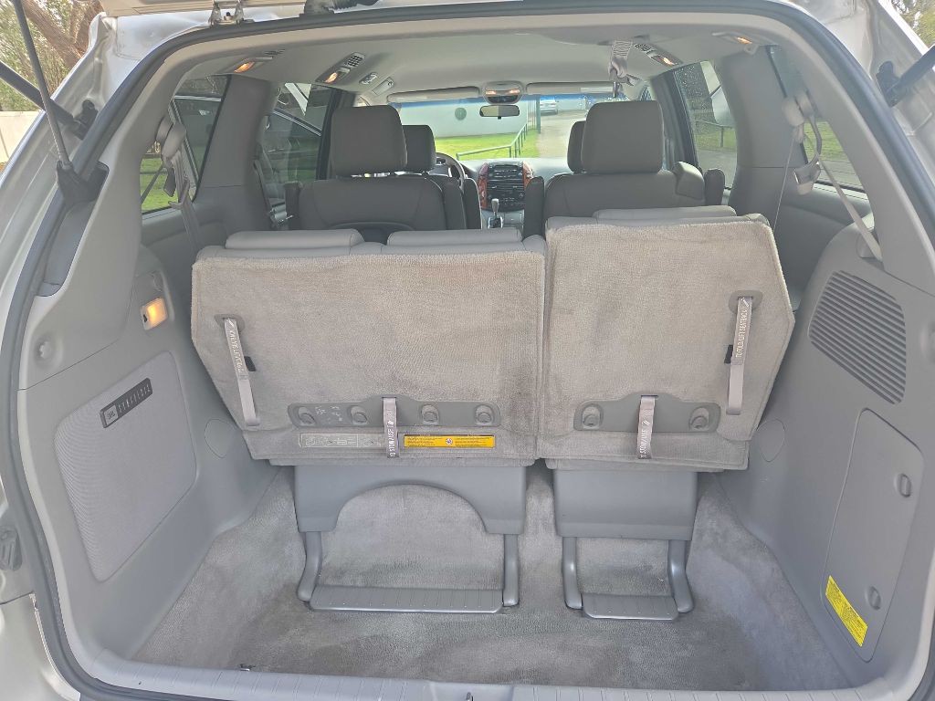 2007 Toyota Sienna Image 21
