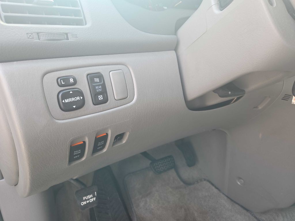 2007 Toyota Sienna Image 27