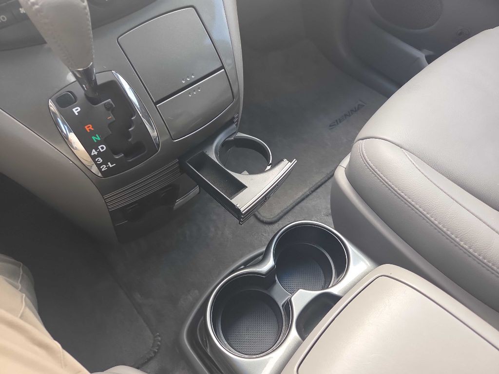 2007 Toyota Sienna Image 31