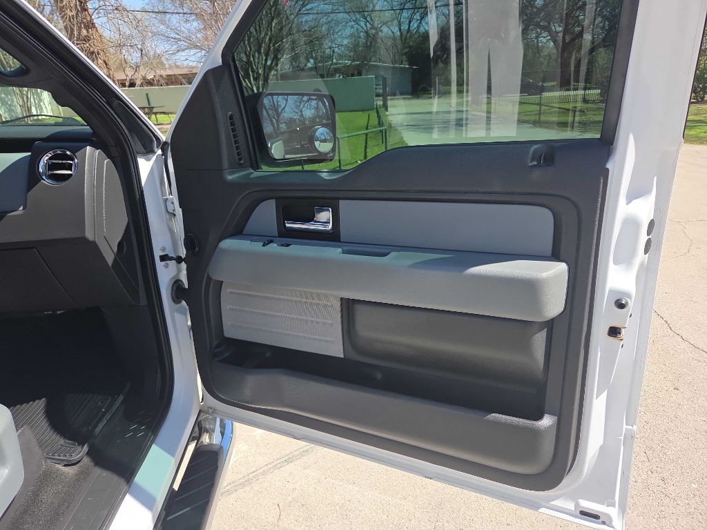 2014 Ford F-150 Image 32