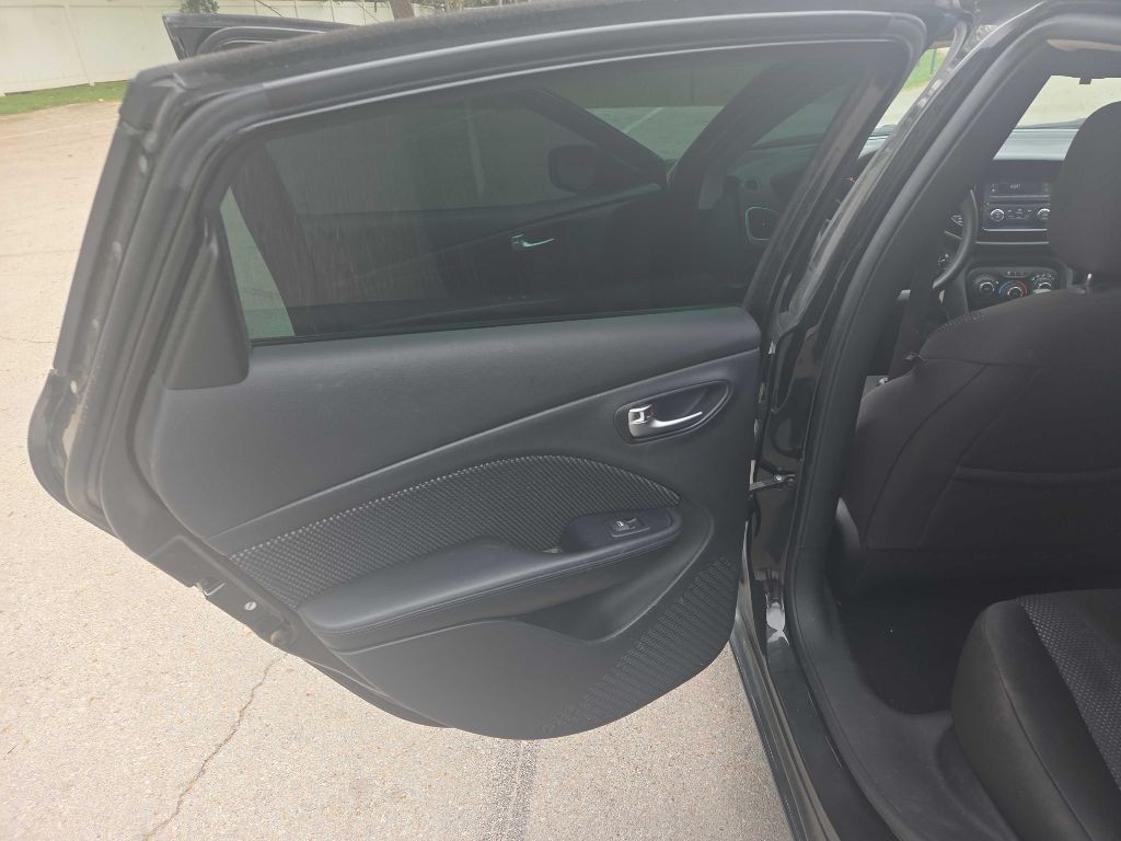 2015 Dodge Dart Image 16