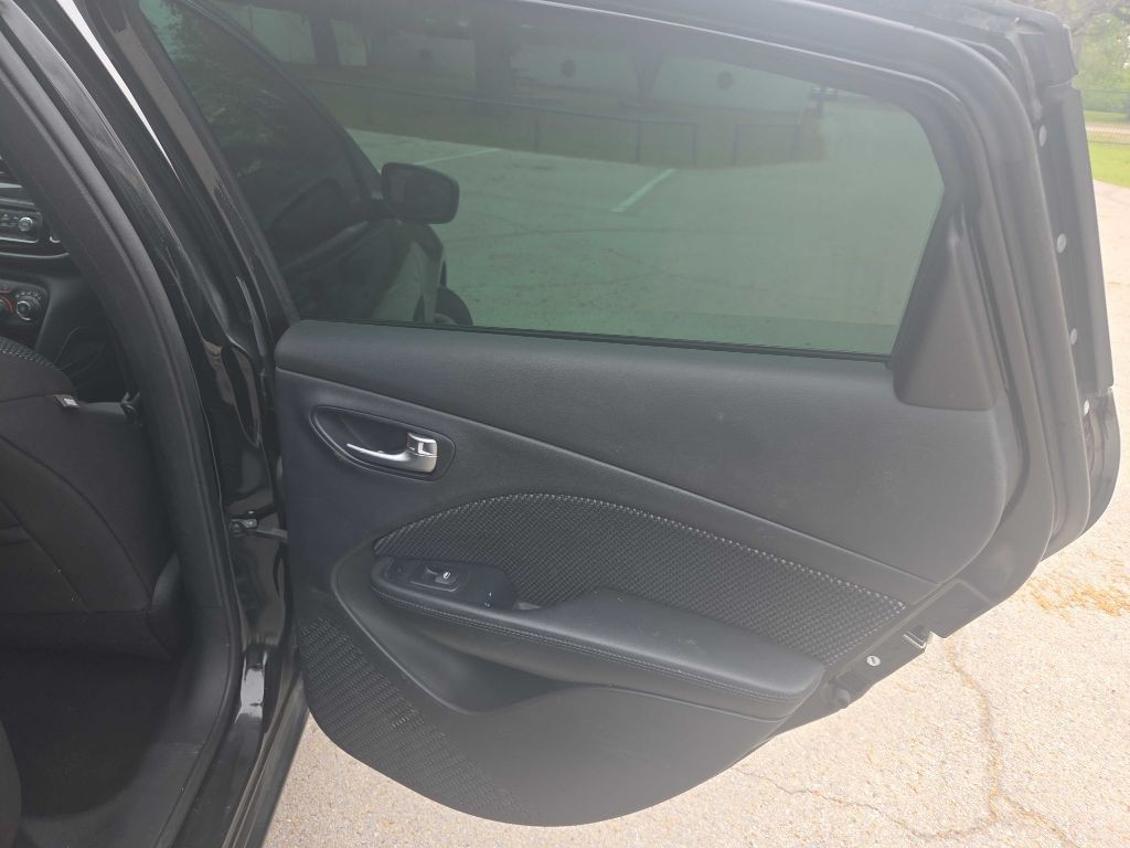 2015 Dodge Dart Image 18